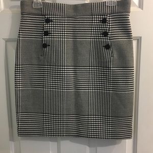 H&M Houndstooth pencil skirt